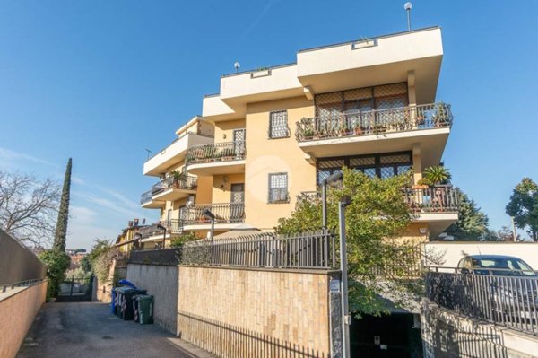 appartamento in vendita a Roma in zona Finocchio