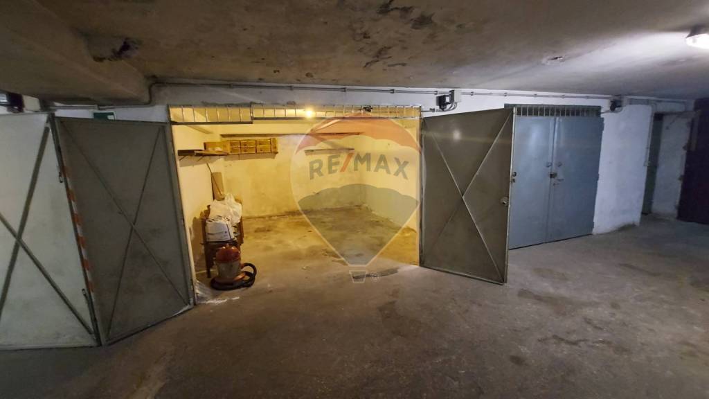 locale di sgombero in vendita a Roma in zona Prenestino-Centocelle