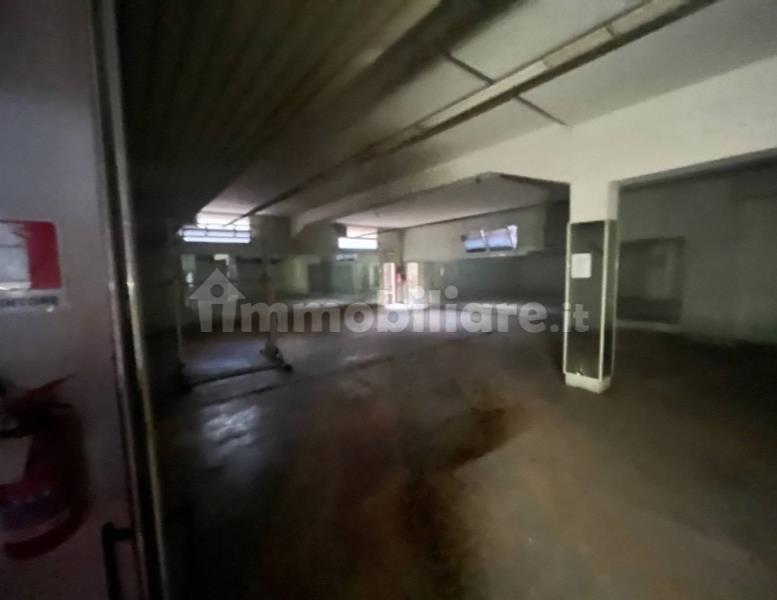 negozio in vendita a Roma in zona Appio Claudio