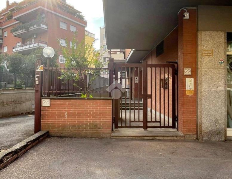 appartamento in vendita a Roma in zona Tuscolano