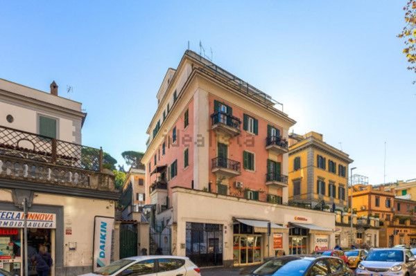 appartamento in vendita a Roma in zona Rione Prati
