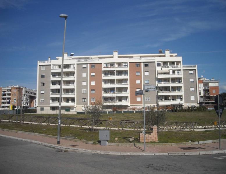 appartamento in vendita a Roma in zona Casal Monastero