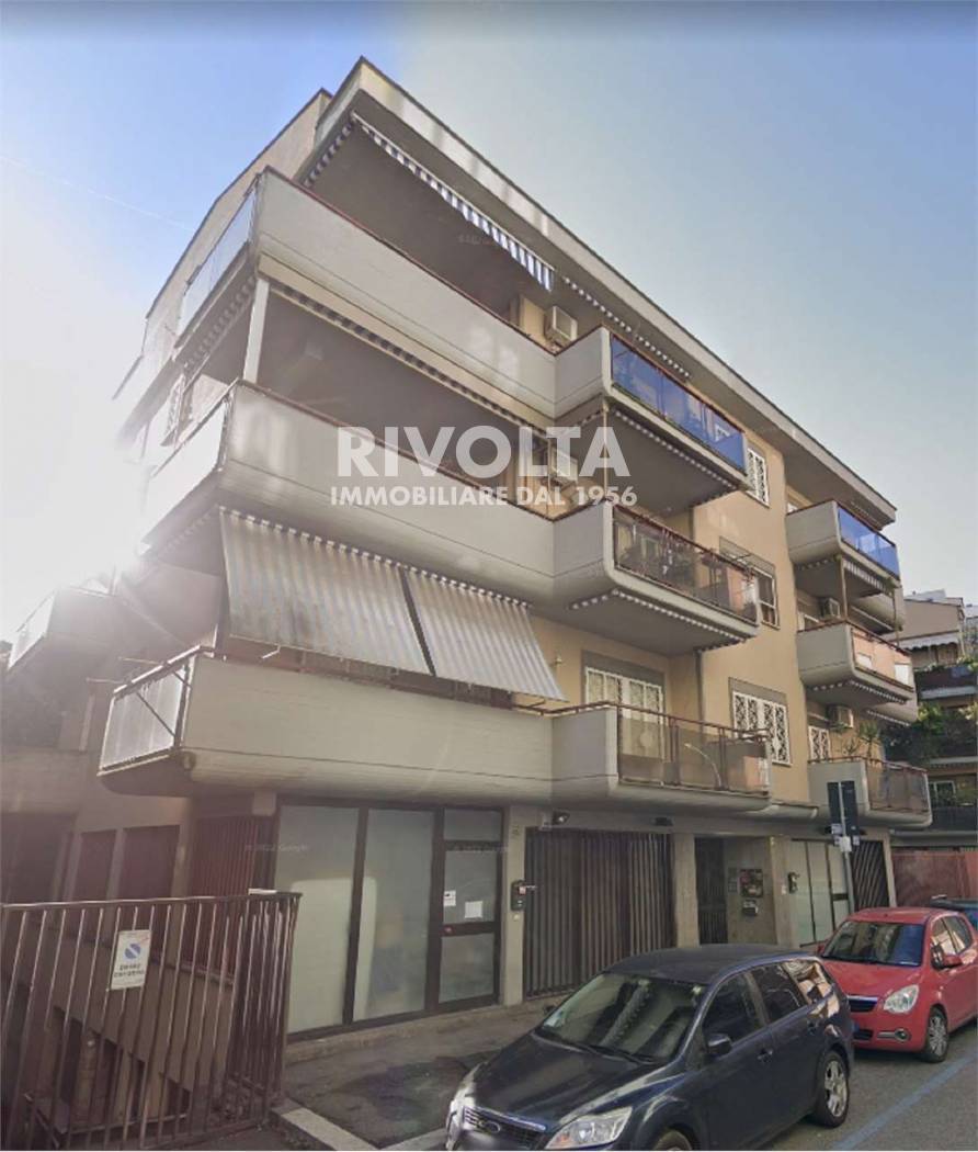 appartamento in vendita a Roma in zona Tuscolano