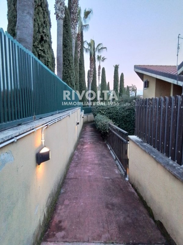 casa indipendente in vendita a Roma