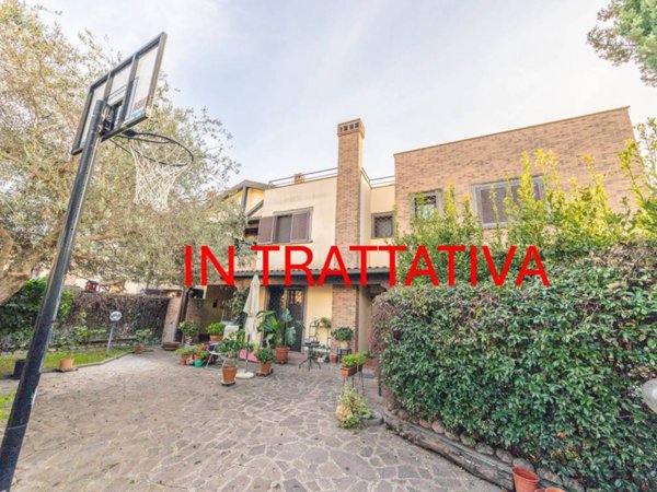 casa indipendente in vendita a Roma in zona Infernetto