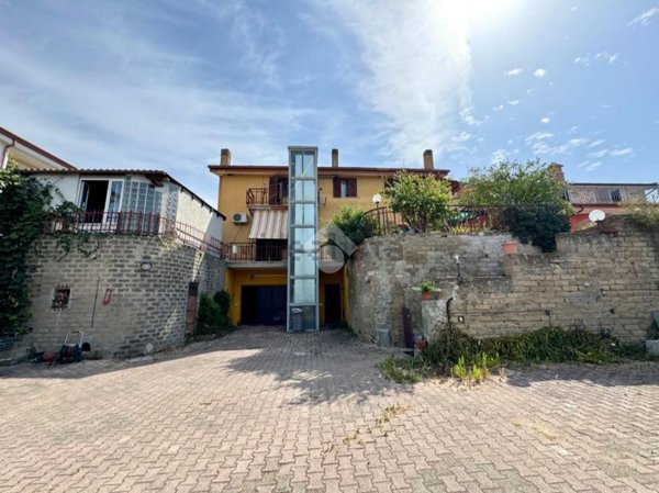 casa indipendente in vendita a Roma in zona Trigoria