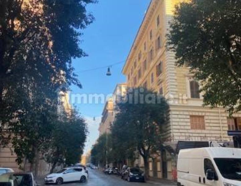 negozio in vendita a Roma in zona Rione Prati