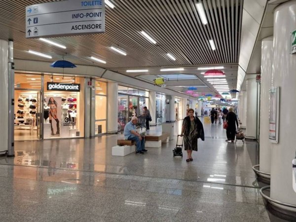 negozio in vendita a Roma in zona Giuliano Dalmata