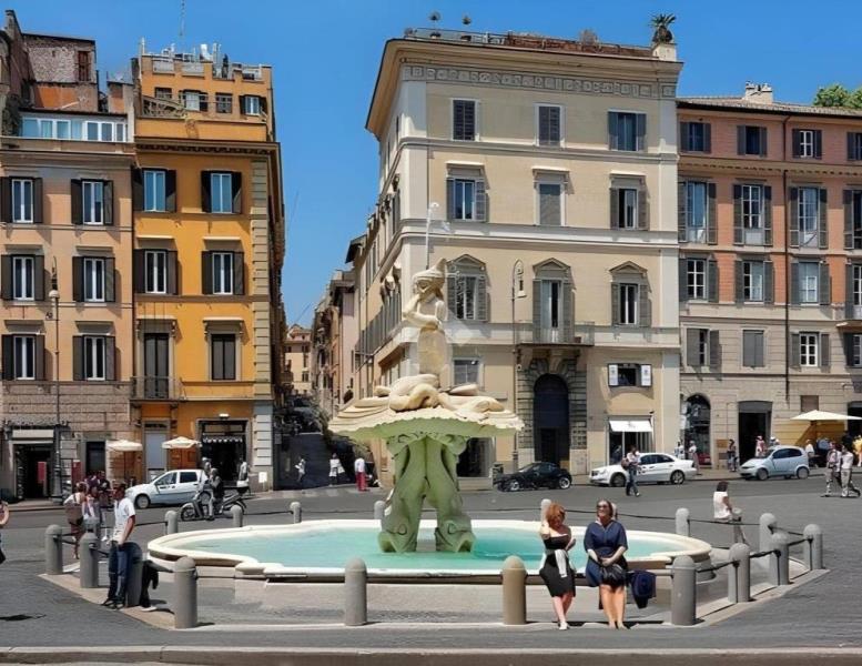 appartamento in vendita a Roma in zona Trevi-Colonna
