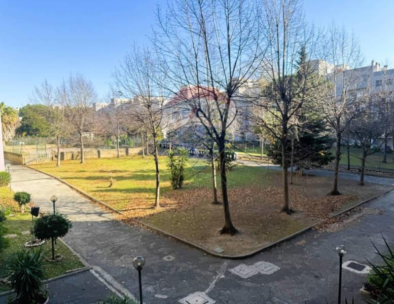 appartamento in vendita a Roma in zona EUR