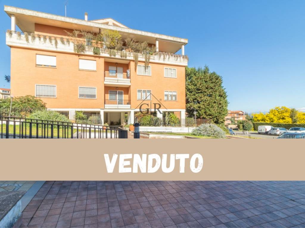 appartamento in vendita a Roma in zona Tor di Quinto