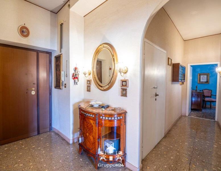appartamento in vendita a Roma in zona Appio Pignatelli