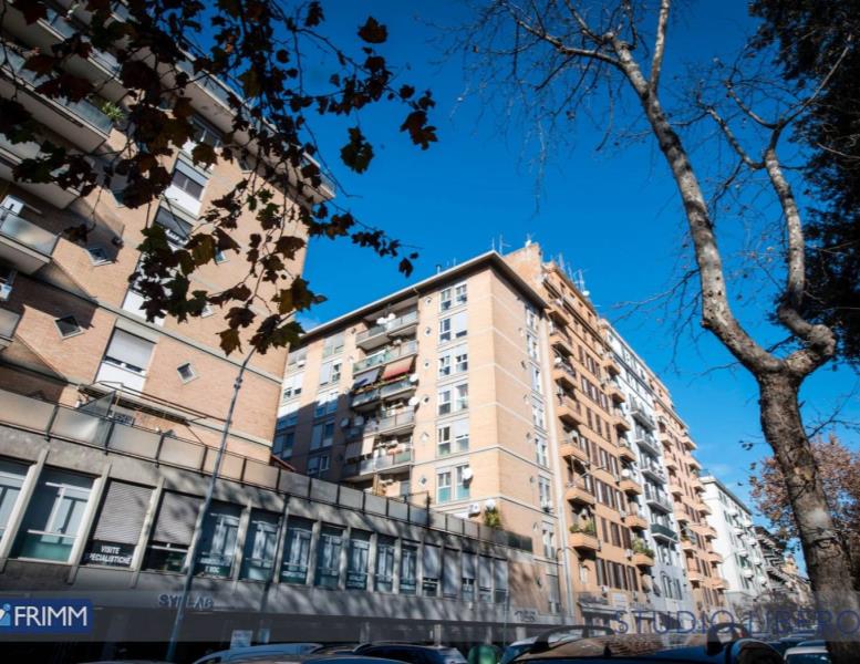 appartamento in vendita a Roma in zona Ostiense