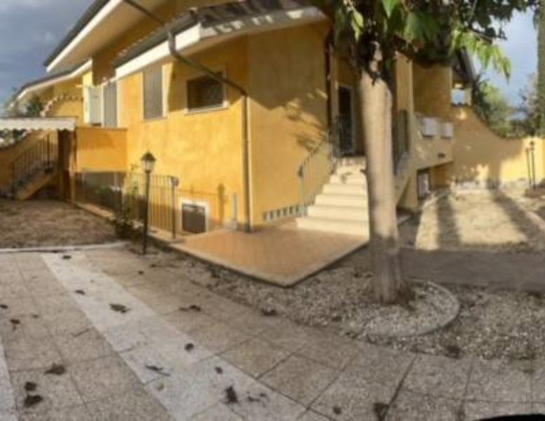 casa indipendente in vendita a Roma in zona Infernetto