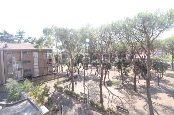 appartamento in vendita a Roma in zona Torre Spaccata