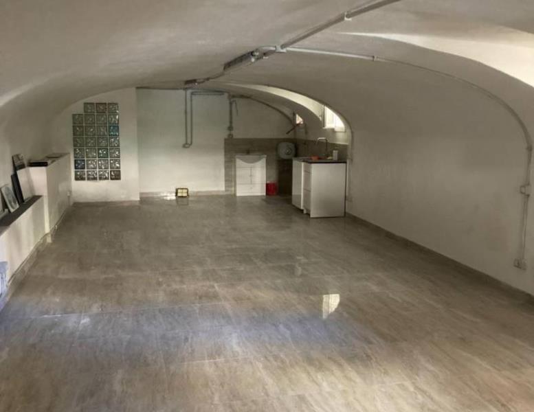 locale commerciale in vendita a Roma