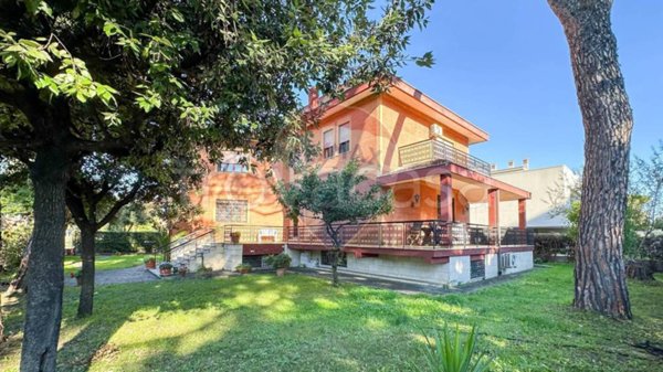 casa indipendente in vendita a Roma in zona Torre Gaia