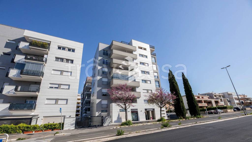 appartamento in vendita a Roma in zona Mezzocammino
