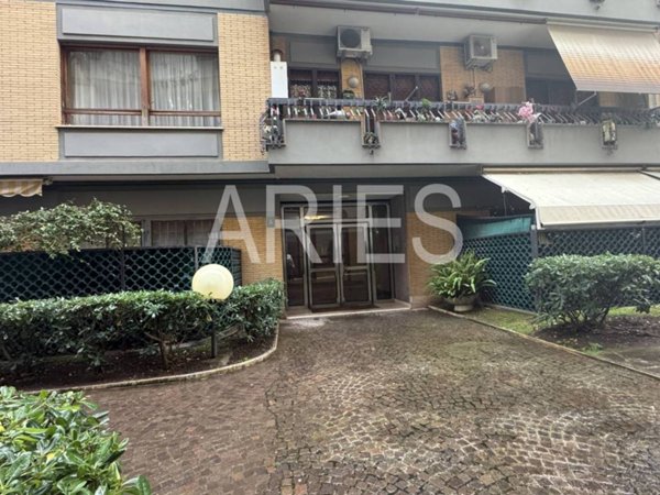 appartamento in vendita a Roma in zona Ostia