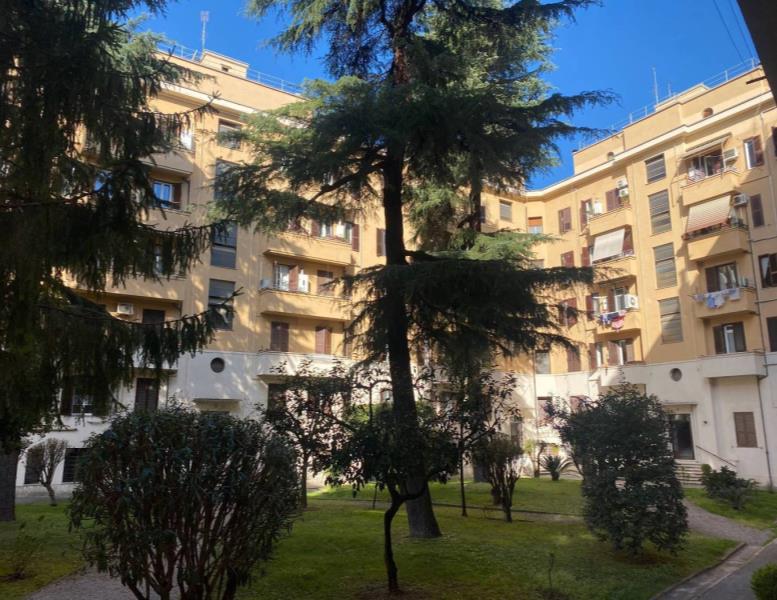 appartamento in vendita a Roma in zona Della Vittoria