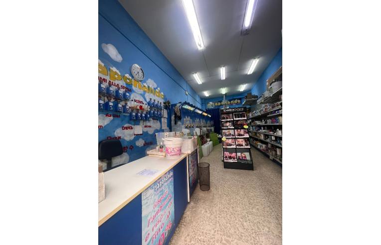 negozio in vendita a Roma in zona Prenestino-Centocelle
