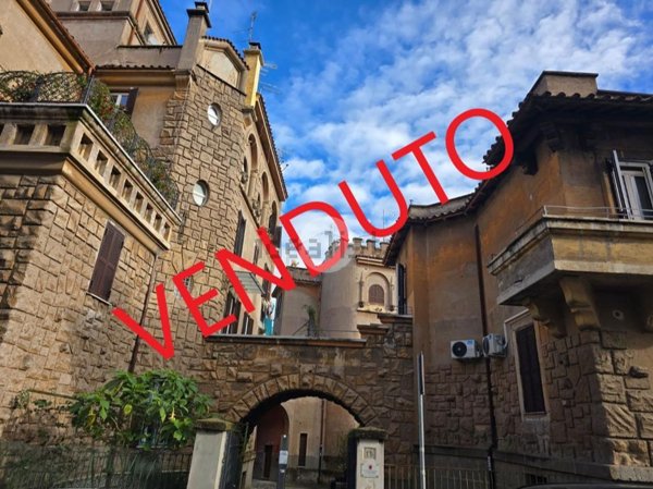 appartamento in vendita a Roma in zona Ostiense
