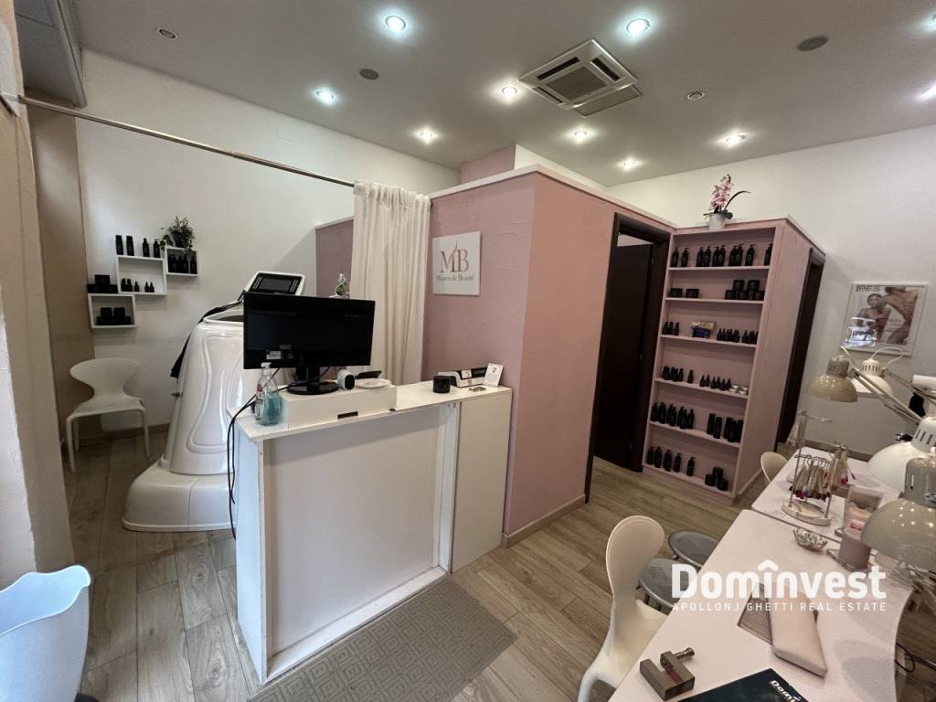 negozio in vendita a Roma in zona Monte Sacro/Talenti