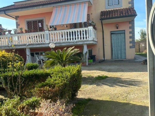casa indipendente in vendita a Roma in zona Castelverde