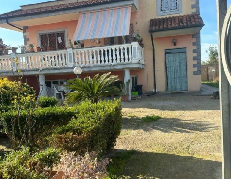 casa indipendente in vendita a Roma in zona Castelverde
