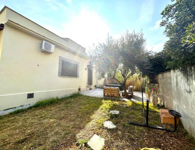 appartamento in vendita a Roma in zona Appio Claudio