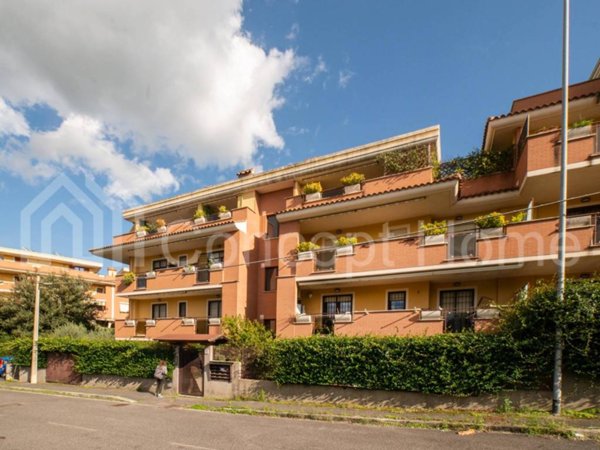 appartamento in vendita a Roma in zona Valle Muricana