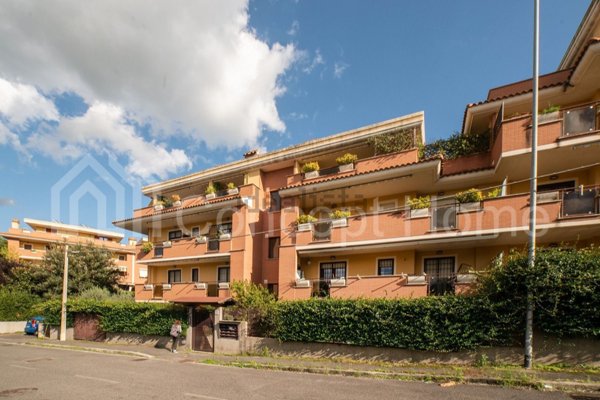 appartamento in vendita a Roma in zona Valle Muricana