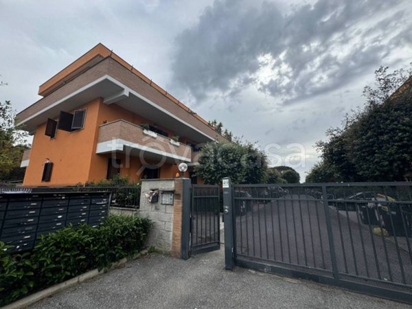 appartamento in vendita a Roma in zona Infernetto