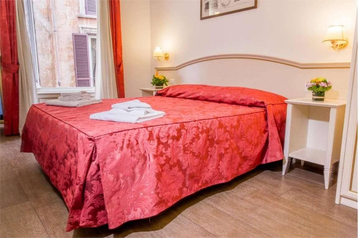 appartamento in vendita a Roma in zona Parione/Sant'Eustachio