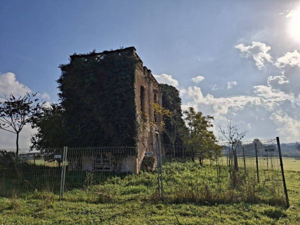 terreno agricolo in vendita a Roma in zona Ardeatino