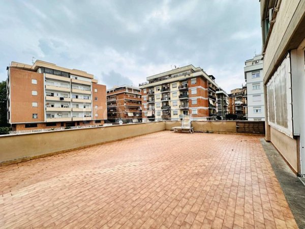appartamento in vendita a Roma in zona Ostia