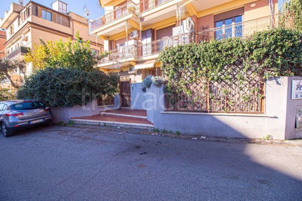 appartamento in vendita a Roma in zona Montespaccato