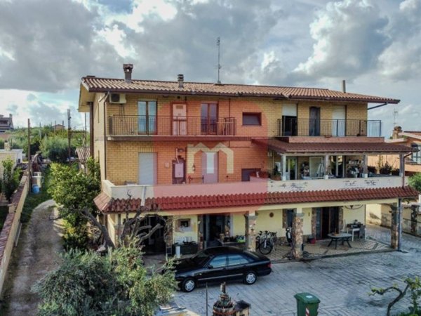 appartamento in vendita a Roma in zona Finocchio