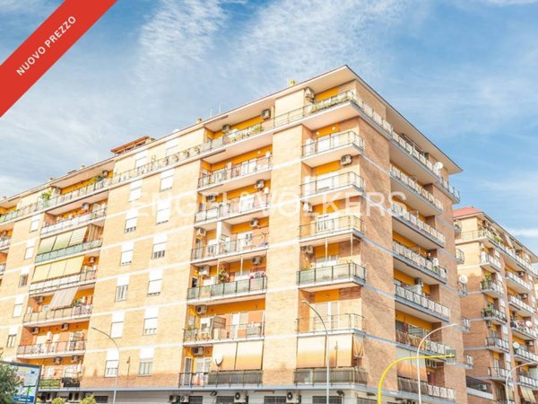 appartamento in vendita a Roma in zona Tuscolano
