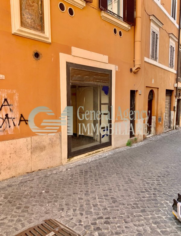 locale commerciale in vendita a Roma in zona Rione Monti/Campitelli