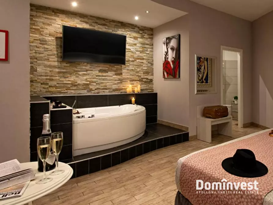 negozio in vendita a Roma in zona Rione Monti/Campitelli