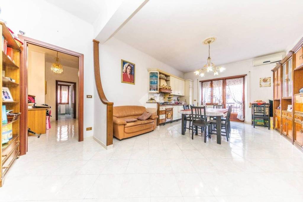 appartamento in vendita a Roma in zona Finocchio