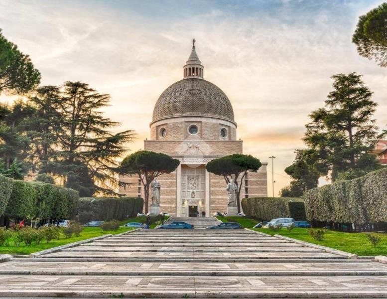 appartamento in vendita a Roma in zona EUR