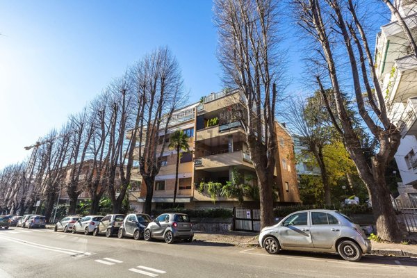 appartamento in vendita a Roma in zona EUR