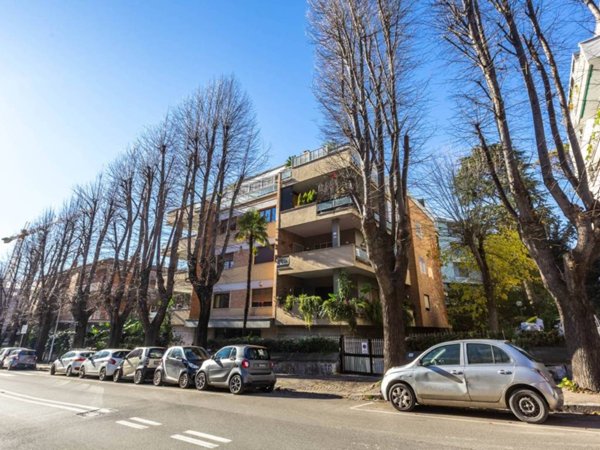 appartamento in vendita a Roma in zona EUR