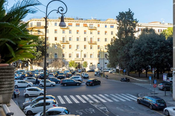 appartamento in vendita a Roma in zona Ostiense