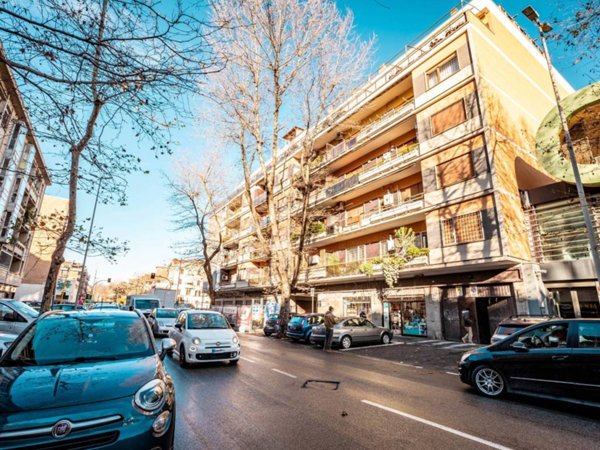 appartamento in vendita a Roma in zona Ostia
