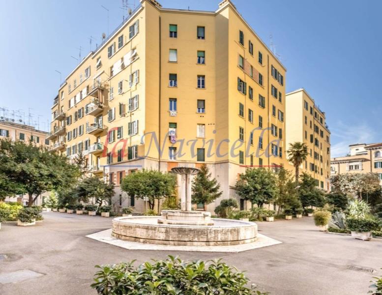 appartamento in vendita a Roma in zona Appio Latino