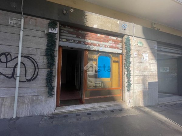 locale commerciale in vendita a Roma