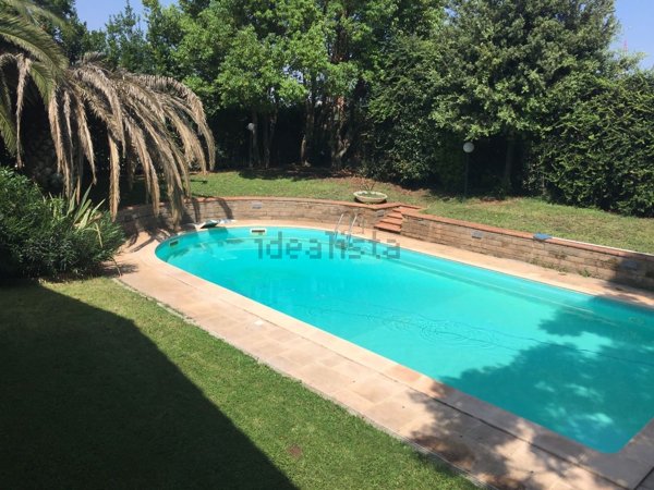 casa indipendente in vendita a Roma in zona EUR